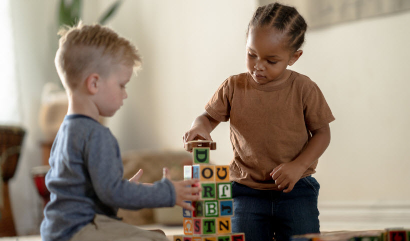 Pourquoi les enfants se lassent-ils si vite de leurs jouets ? Comment choisir des jeux qui durent vraiment