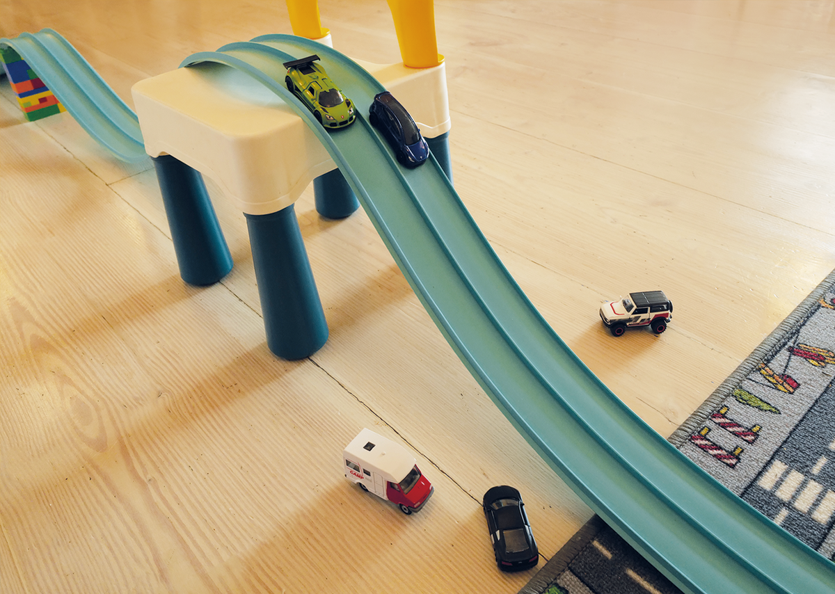 circuit voiture éducatif Montessori 4 ans